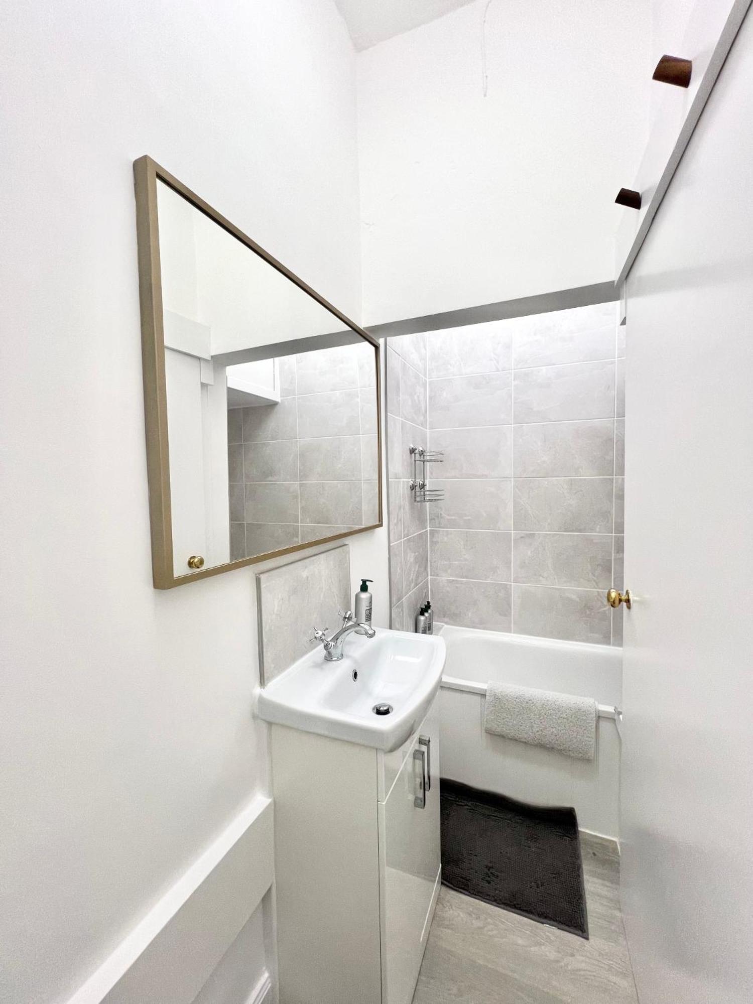 Bright Old Town City Centre Apartment Edinburgh Ngoại thất bức ảnh
